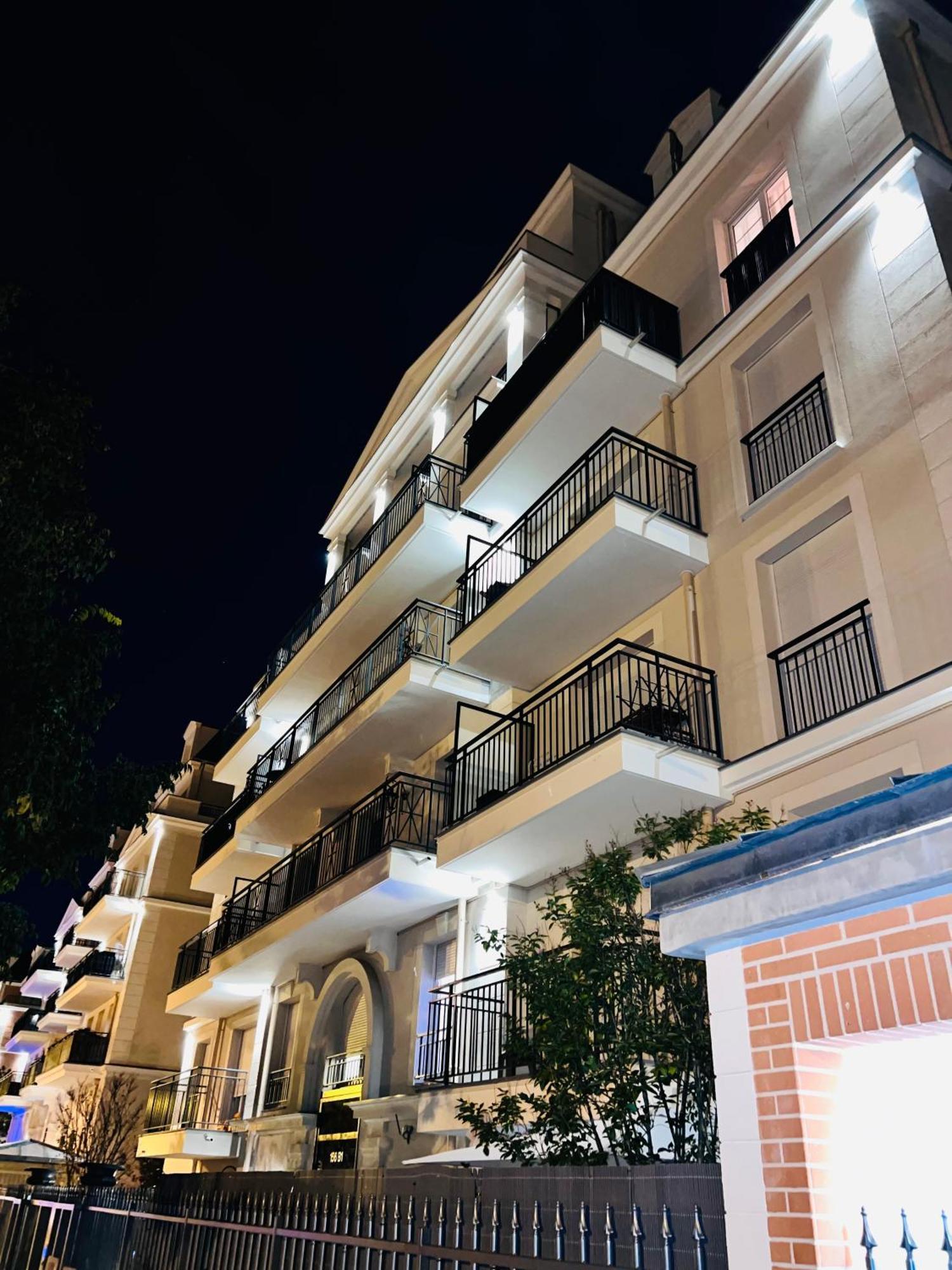 Les Residences De Djibril Le Blanc-Mesnil Εξωτερικό φωτογραφία